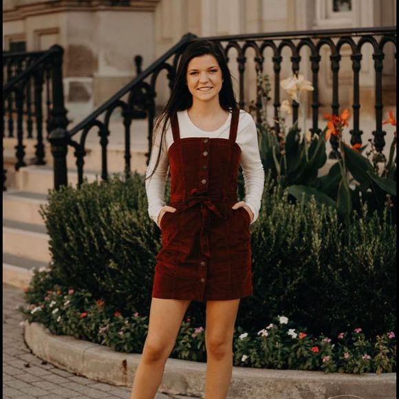 Meet your Posher, Lauren - Picture 1 of 1